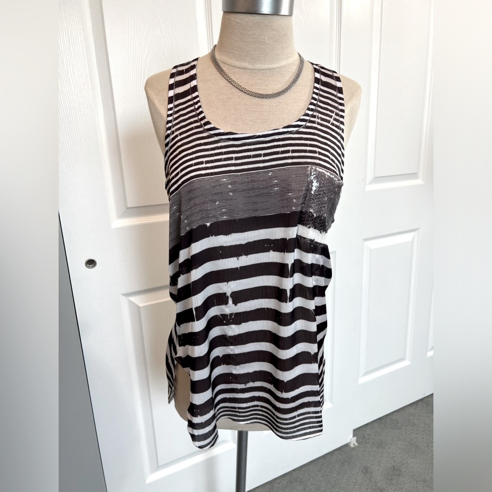 Romeo & Juliet Couture black & white racerback fancy tank